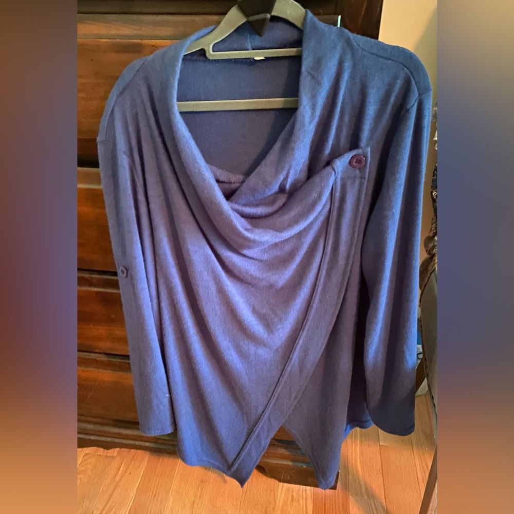 Asymmetrical knit top. Sz L. Beautiful blue.